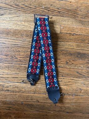 Vintage Woven Guitar/Camera Strap in Red and Blue